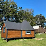 Pinewood Park - Tipis, Hot Tubs And Campingplads 4*