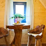 Pinewood Park - Tipis, Hot Tubs And Campingplads