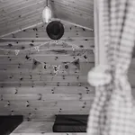 Pinewood Park - Tipis, Hot Tubs And