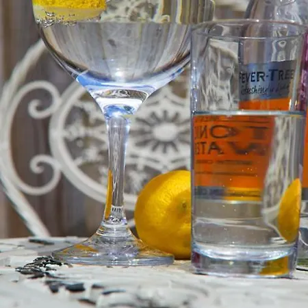 Pinewood Park - Tipis, Hot Tubs And Scarborough