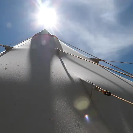 Pinewood Park - Tipis, Hot Tubs And Kamp alanı 4*