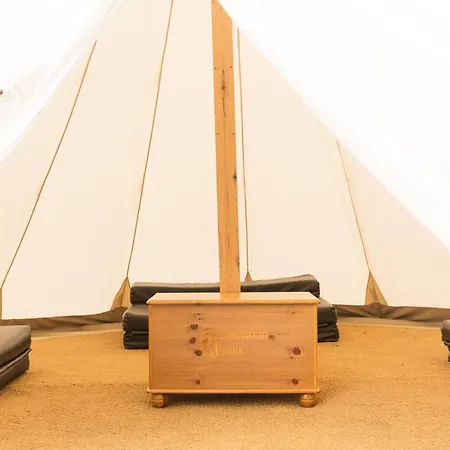 Pinewood Park - Tipis, Hot Tubs And 4* Scarborough