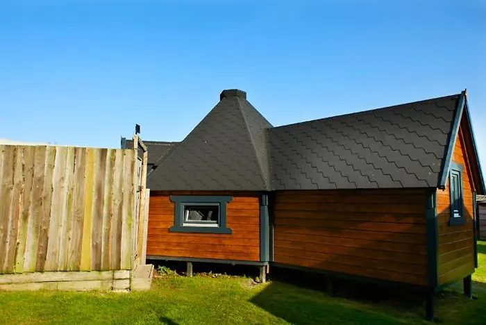 Pinewood Park - Tipis, Hot Tubs And Scarborough