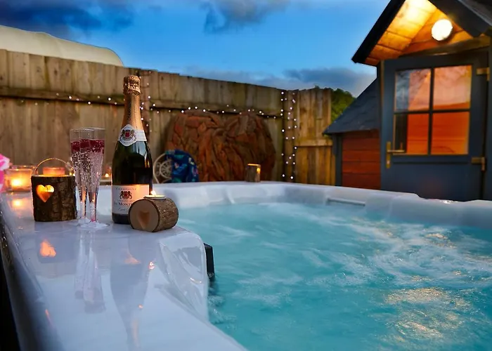 Pinewood Park - Tipis, Hot Tubs And Camping Scarborough