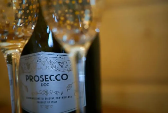 Pinewood Park - Tipis, Hot Tubs And Camping 4*