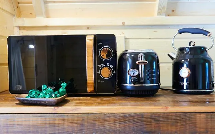 Camping Pinewood Park - Tipis, Hot Tubs And 4*