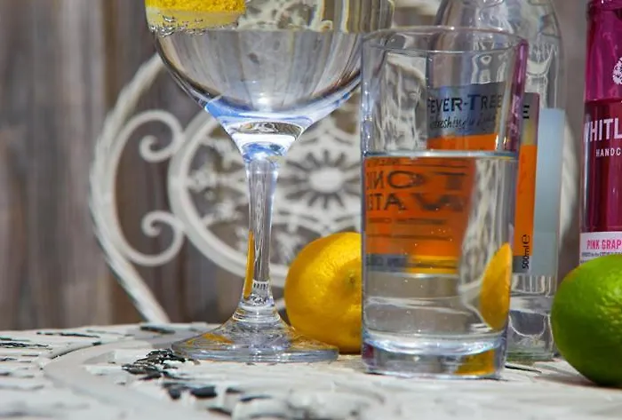 Pinewood Park - Tipis, Hot Tubs And Scarborough