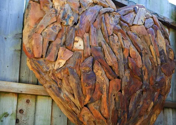 Pinewood Park - Tipis, Hot Tubs And Camping Scarborough