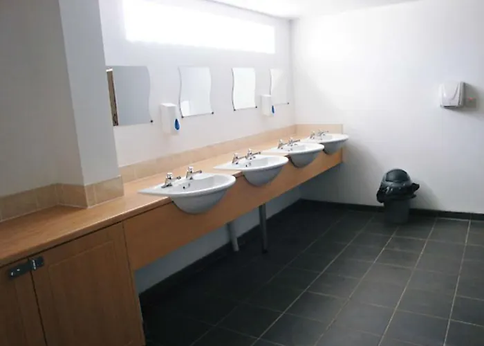 Pinewood Park - Tipis, Hot Tubs And Scarborough