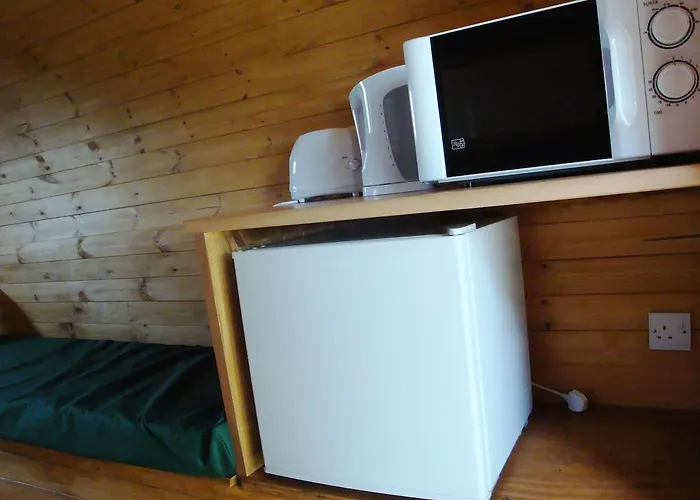 Camping Pinewood Park - Tipis, Hot Tubs And