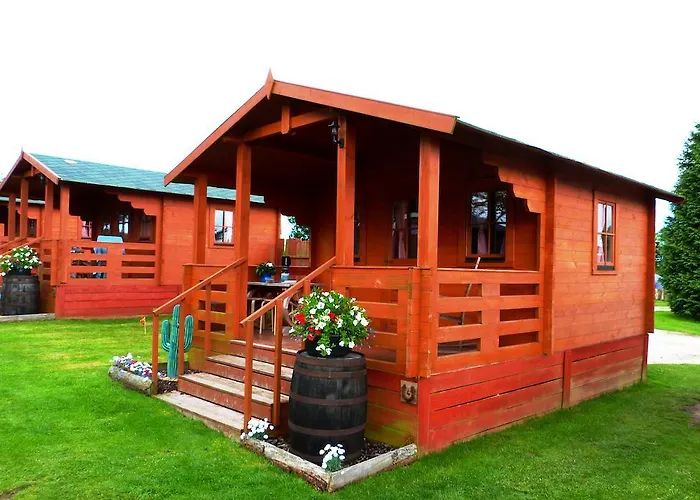 Pinewood Park - Tipis, Hot Tubs And Scarborough