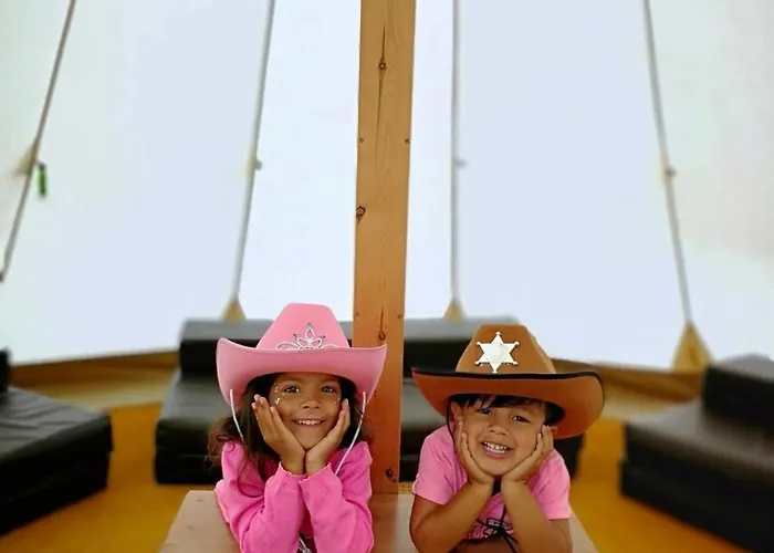Pinewood Park - Tipis, Hot Tubs And Scarborough