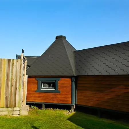 Pinewood Park - Tipis, Hot Tubs And Scarborough