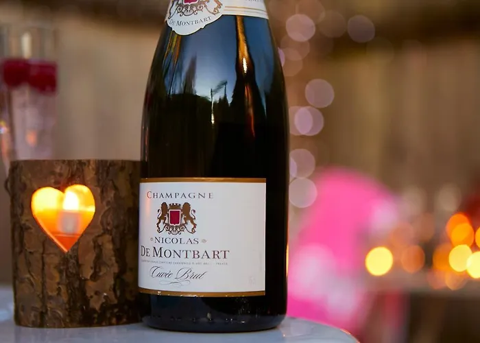 Pinewood Park - Tipis, Hot Tubs And 4* Scarborough