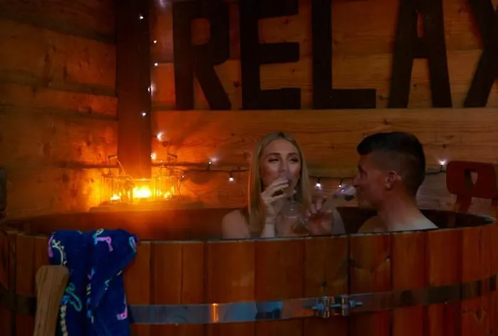 Kemping Pinewood Park - Tipis, Hot Tubs And Scarborough