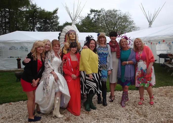 Pinewood Park - Tipis, Hot Tubs And Scarborough