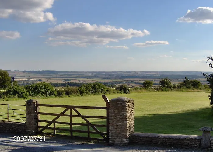 Pinewood Park - Tipis, Hot Tubs And 4*