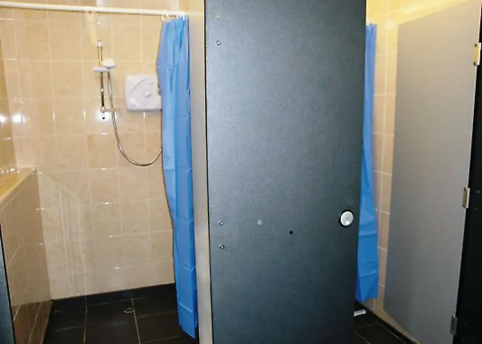 Pinewood Park - Tipis, Hot Tubs And Kemping