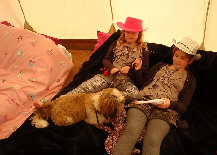 Pinewood Park - Tipis, Hot Tubs And 4* Scarborough